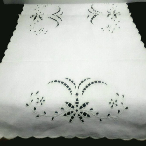 Ergocheira vintage tablecloth like new