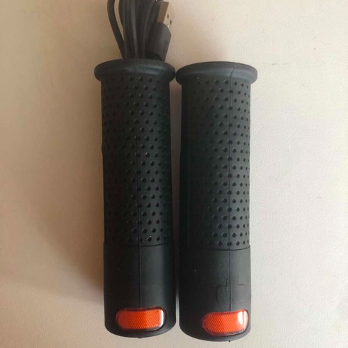 Handlebar grips with built-in indicators for Xiaomi and Segway-Ninebot new
