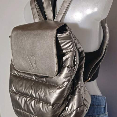 Shoulder bag with iridescent metallic color like new