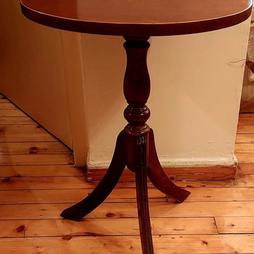 Coffee table made of solid wood like new