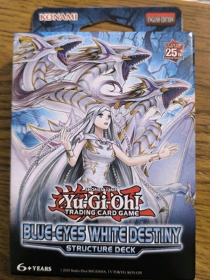 Yu-Gi-Oh White Dragon Blue Eyes English Deck new
