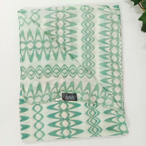 Cachet large scarf with geometric turquoise mint pattern like new