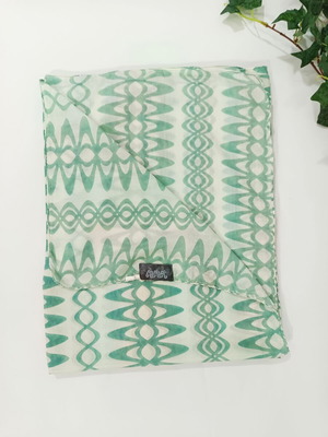 Cachet large scarf with geometric turquoise mint pattern like new
