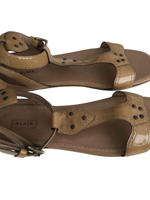 Alaïa leather patent sandals size 40 like new beige