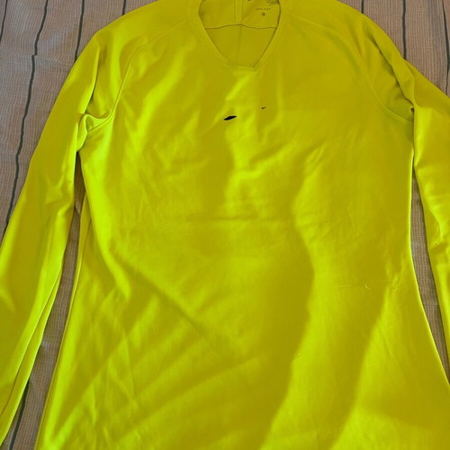 Nike thermal shirt like new, fluorescent yellow, size L