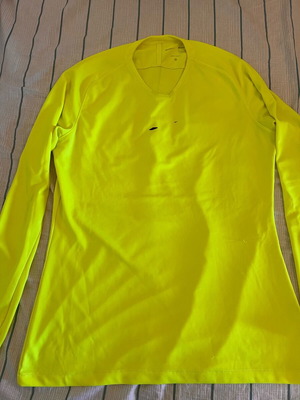 Nike thermal shirt like new, fluorescent yellow, size L