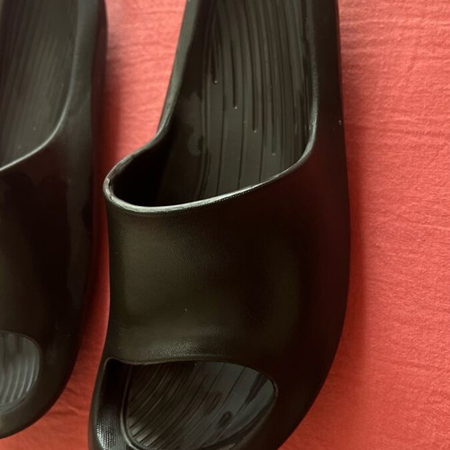 Slippers size 41 black like new, very comfortable