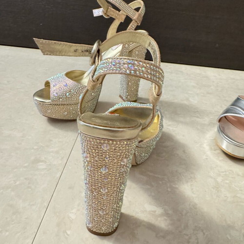 Nak sandals full of rhinestones new, gold, size 37, 14 cm heel