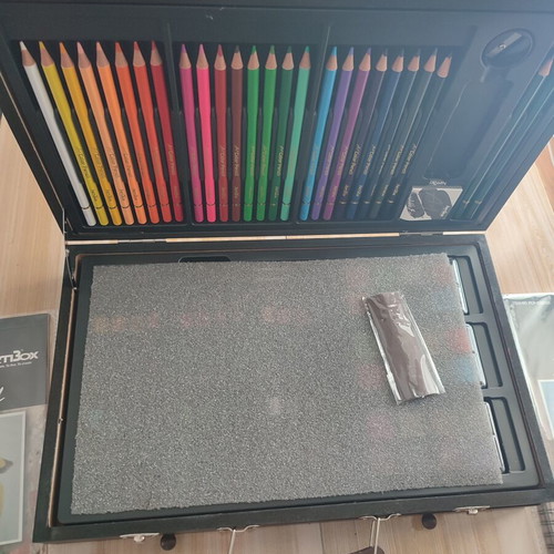 ArtiBox Deluxe Wooden Drawing Set 111 pieces new