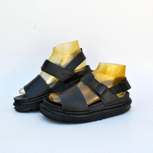 Dr. Martens Voss black leather platform sandals used, size 39