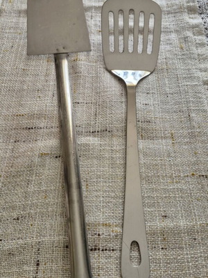 Spatulas used, set of two pieces
