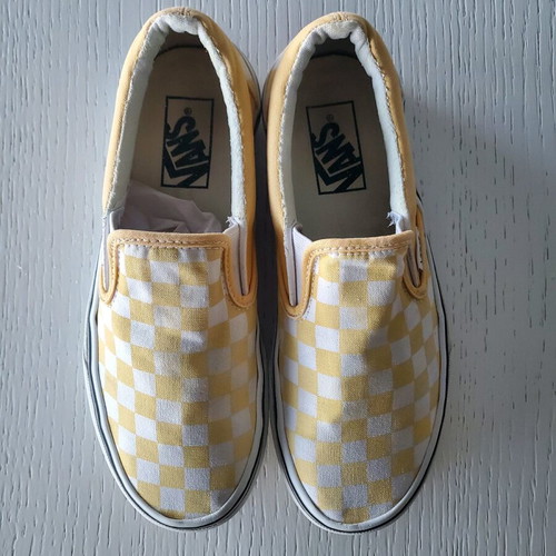 Vans Asher Slip On used athletic shoes size 37, white and yellow
