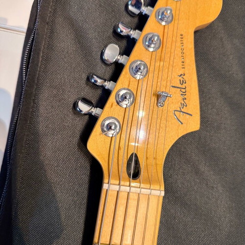 Fender Player Plus Strat HSS Cosmic Jade like new with Seymour Duncan pickups