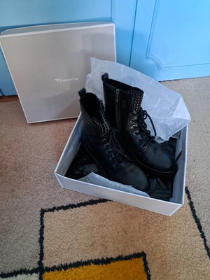 Tamaris ankle boots size 41, black