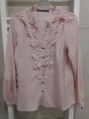 Zara women's shirt pink like new with black buttons