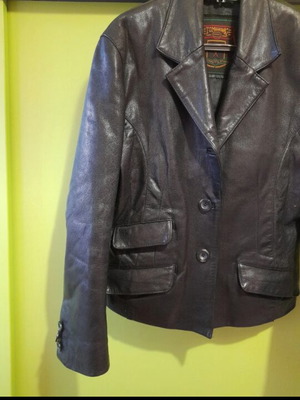 Tomahawk leather women's jacket like new, missing one button