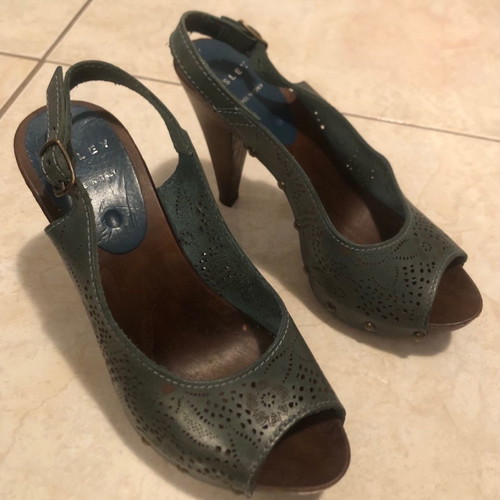 Sisley blue-green sandals with 10cm wooden heel like new