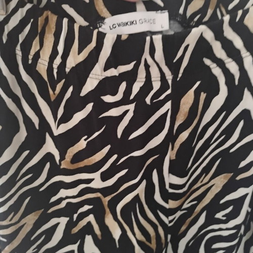 Short pants like new, size L, elastic fabric