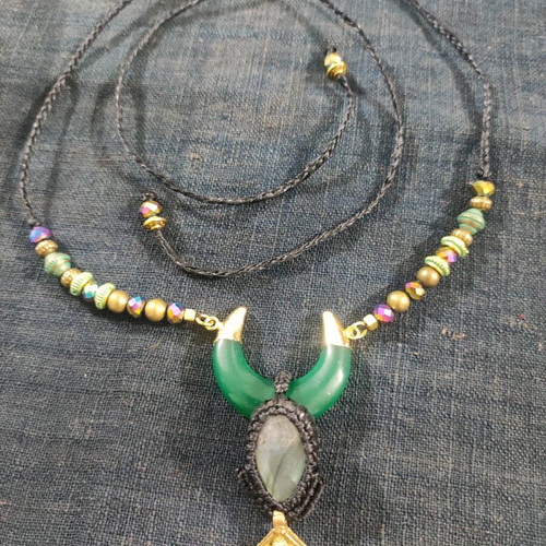 Macrame necklace new with green onyx and labradorite semi-precious stones