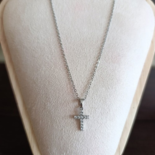 Cross necklace silver, like new condition