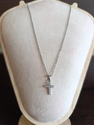 Cross necklace silver, like new condition