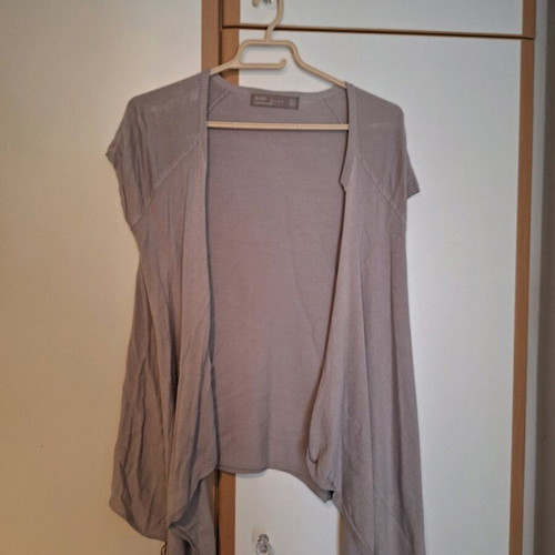 Zara sleeveless knitted vest grey medium like new