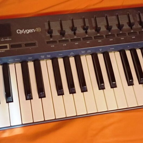 M-Audio Oxygen 49 MIDI Keyboard Controller like new, USB powered