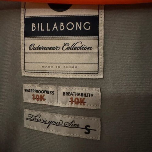 Billabong snow jacket size S, like new, water resistant