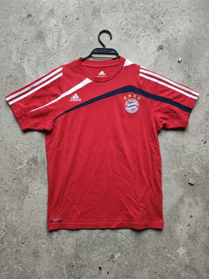 Adidas FC Bayern Munich Youth T-shirt like new, size XL 176 cm