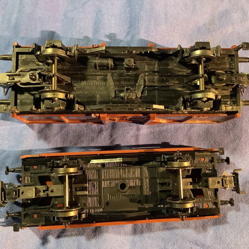 Marklin 3029 steam locomotive set with wagons and rails used