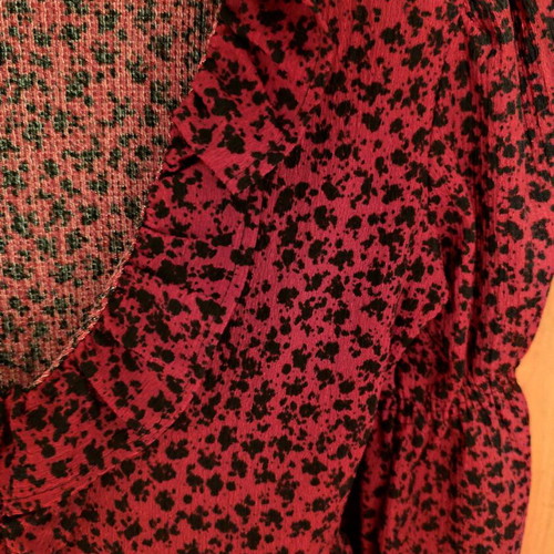 Mango blouse with deep neckline, size S, new, black and red