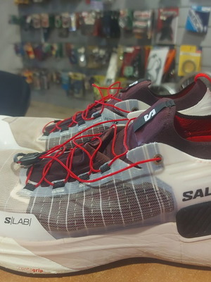 Salomon S/Lab Genesis 46.5 Athletic Shoes like new, beige