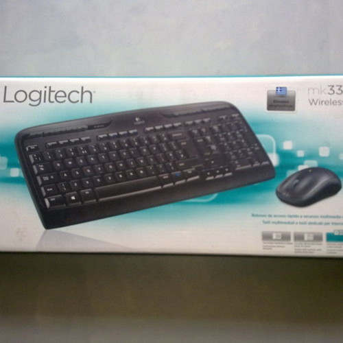 Logiteck MK330 Wireless Keyboard and Mouse new