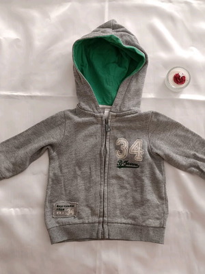 Zara baby jacket with hood and zipper 6-9 months like new