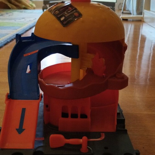 Hot Wheels small track like new