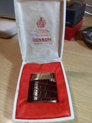Ronson Varaflame vintage lighter with leather wrap like new
