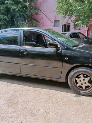 Toyota Corolla 1.4 16 VVTI употребяван, μαύρο σεντάν, χειροκίνητο