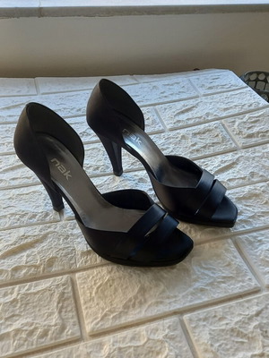 Nak black satin evening sandals size 37