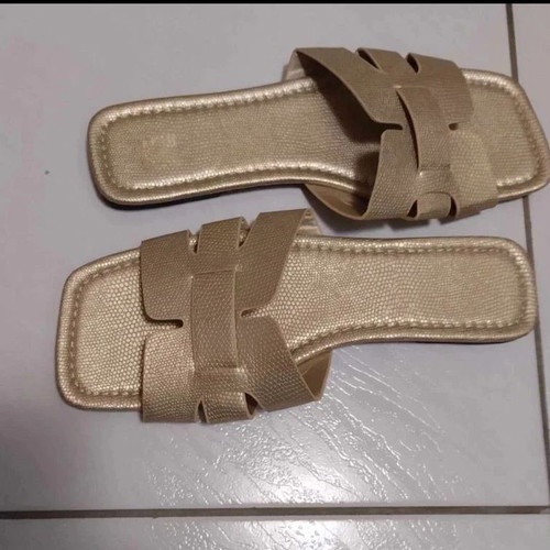 Gorglitter slip on gold sandals like new, size 41-42