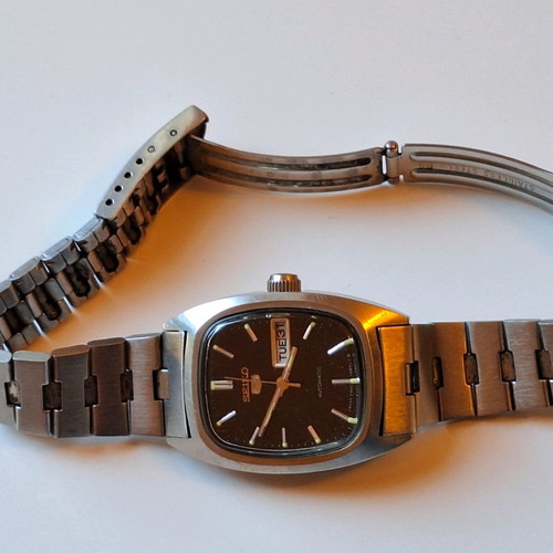Vintage Seiko women's watch used in excellent condition