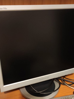 Samsung SyncMaster 710N 17" like new
