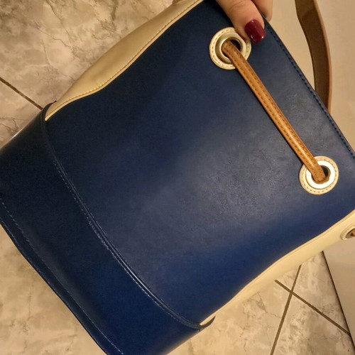 Doca shoulder bag like new, white and blue with zipper