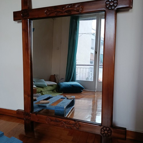 Set cabinet and mirror like new, carved solid wood