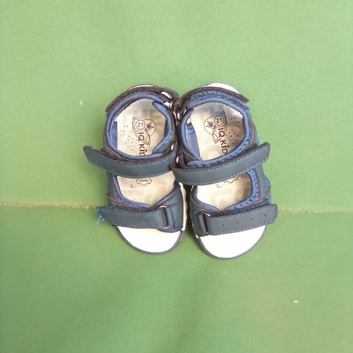 Baby leather sandals IQ size 21 like new