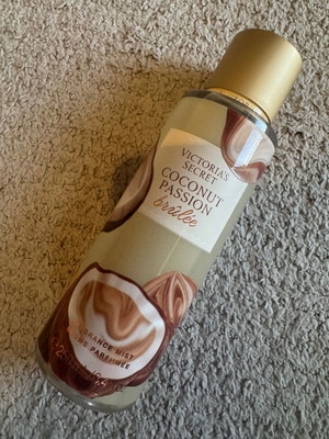 Victoria’s Secret Coconut Passion Brûlée Body Mist new, authentic
