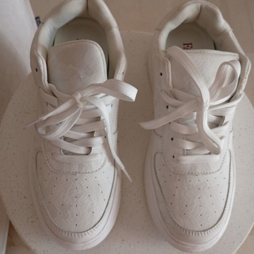 Sneakers elevator with hidden wedge platform size 39 like new, white