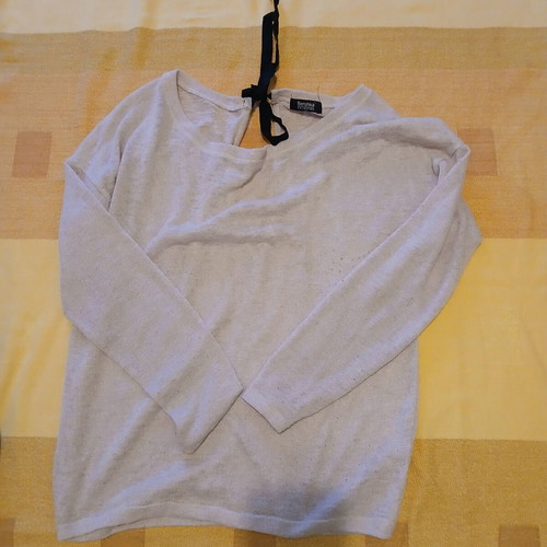 Bershka thin knitted sweater beige used with back tie