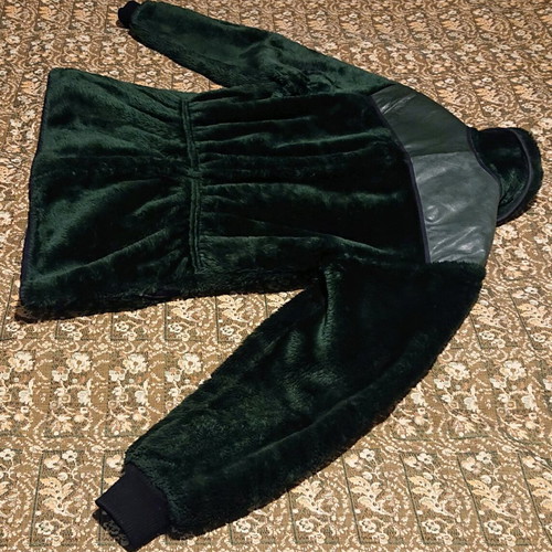 Hunting coat like new, green color, size M and L