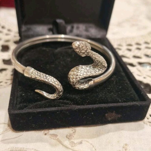 Silver bracelet vintage handcraft like new