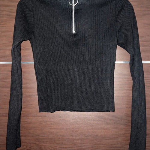 Black long-sleeve blouse with zipper size S used